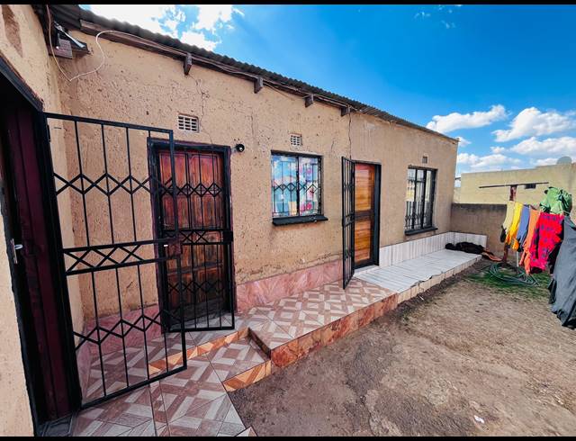 2 BEDROOM HOUSE FOR SALE IN EVATON WEST